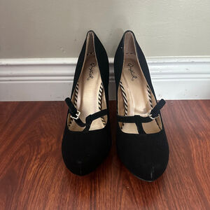 Women's Qupid Black T-Strap Heels Size 8.5